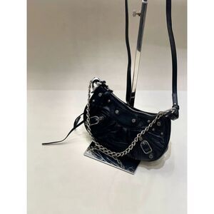 Cuffz By Linz Handbags for Sale up to 90% Off: Poshmark